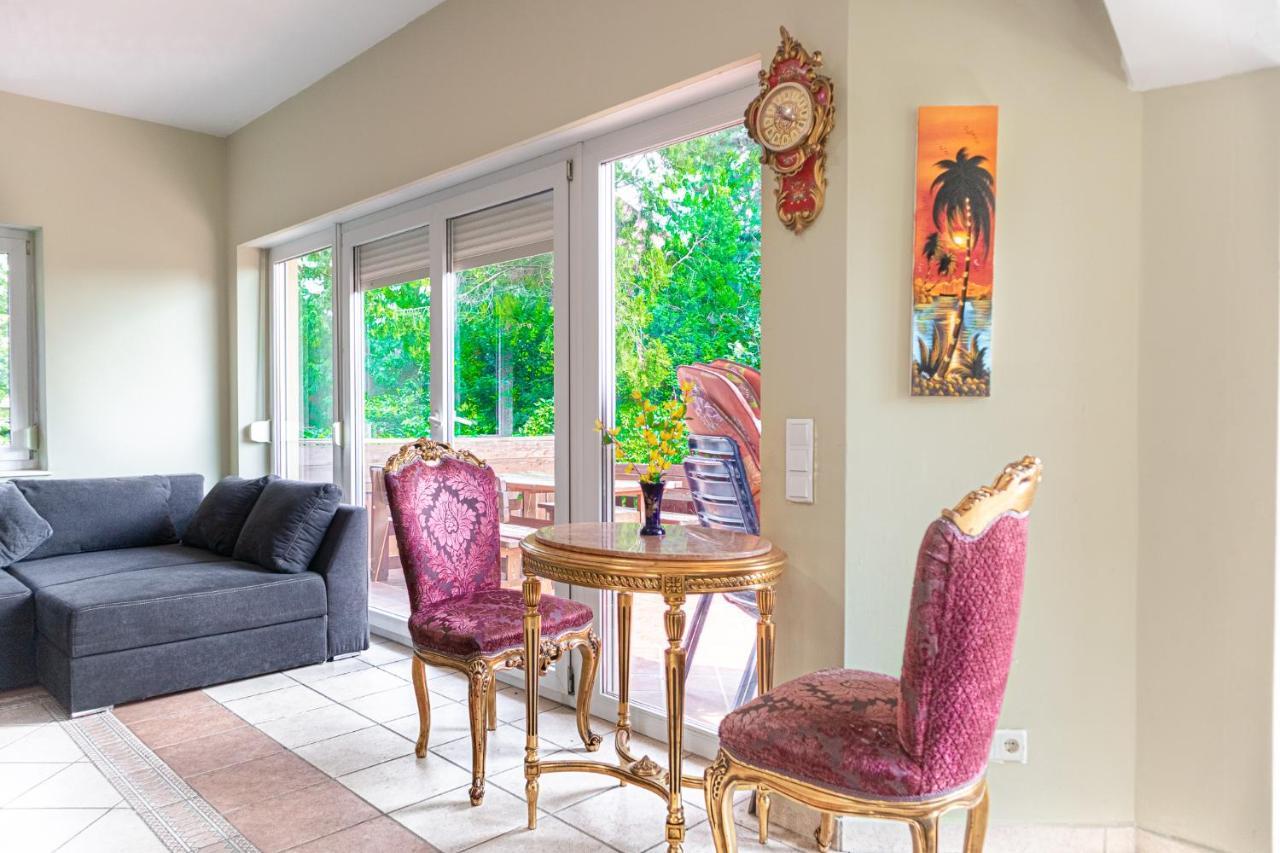 Exquisite Shared - Your Private In Beautiful Apartament