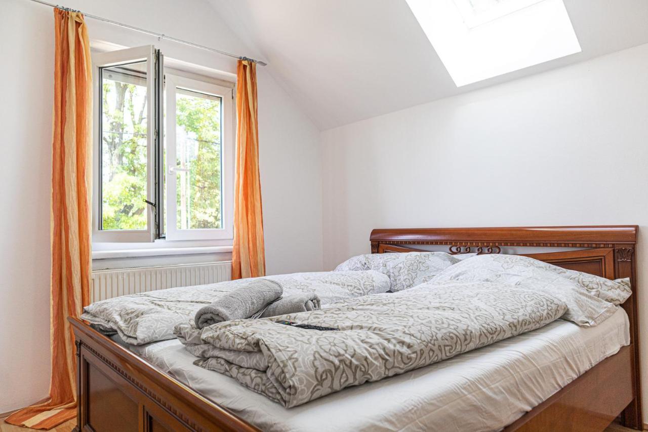 Exquisite Shared - Your Private In Beautiful Apartament Wiedeń