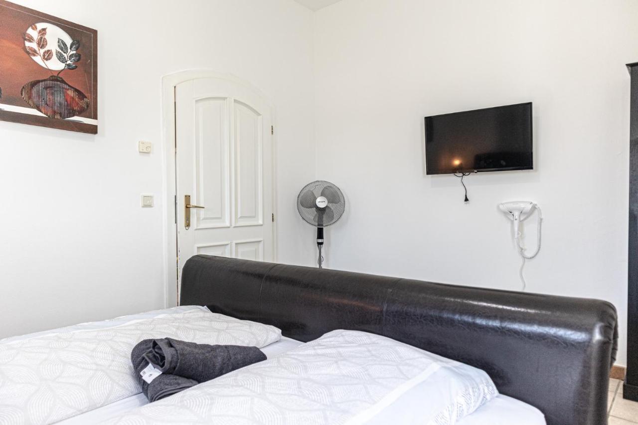 Apartament Exquisite Shared - Your Private In Beautiful Wiedeń